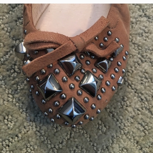 Authentic Prada flats  Vintage mauve colored with stud and bow detail - Picture 3 of 4